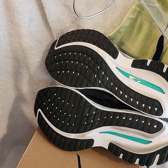 Mizuno wave inspire 19 2E New in box - Picture 7 of 9